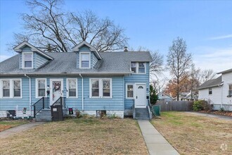 Building Photo - 49 1/2 Hess Avenue