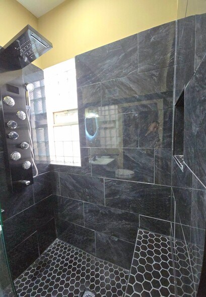 Building Photo - 7747 S Cornell Ave