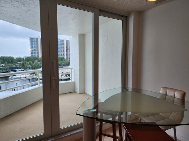Building Photo - 4201 N Ocean Blvd