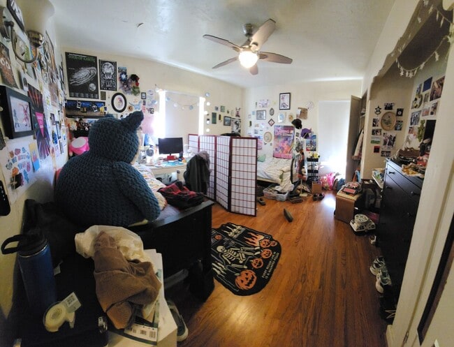 Building Photo - 7 Bedroom 3 bath home close to POLY!!!!