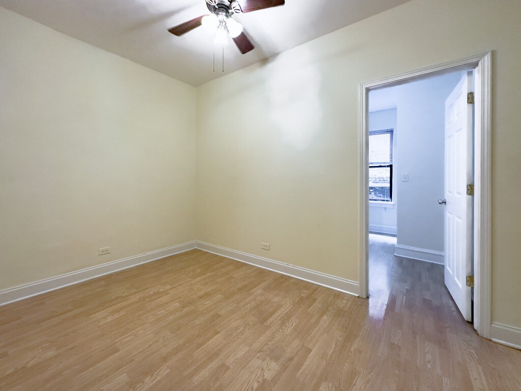 Building Photo - 4856 N Damen Ave