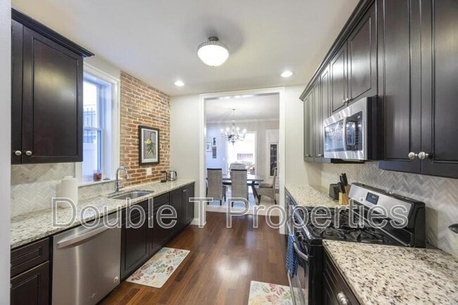 Building Photo - 314 E 22nd St