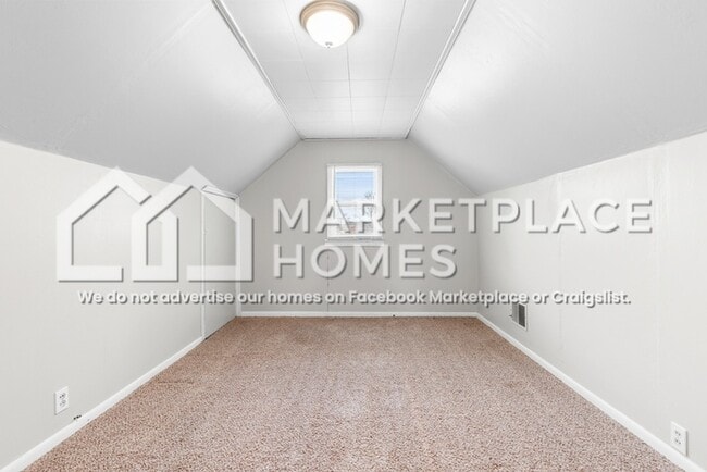 Building Photo - 746 Jefferson Rd