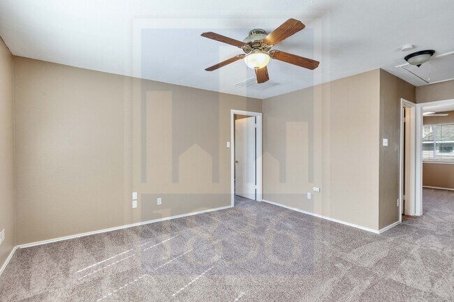 Building Photo - 2104 Grove Dr