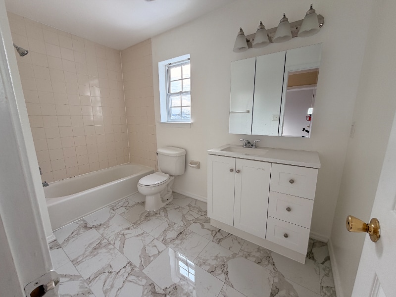 Building Photo - 219 Mary Lou Ave