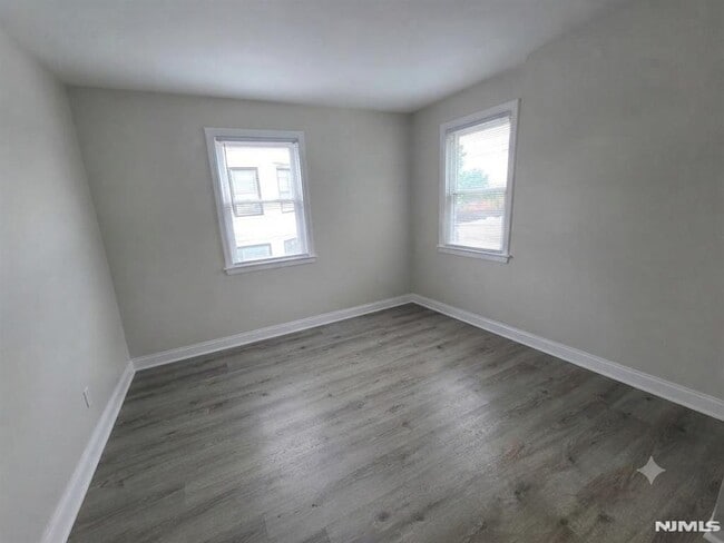 Building Photo - 166 Carmita Ave
