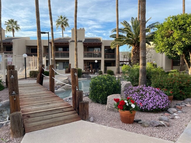 Building Photo - $1,550 2-3 Bedroom For Lease With Community Heated Pool & Spa in 85207!
