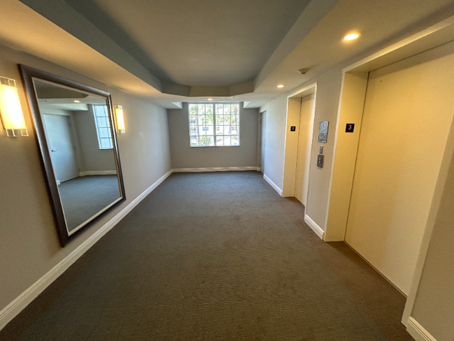 Building Photo - 3606 S Ocean Blvd