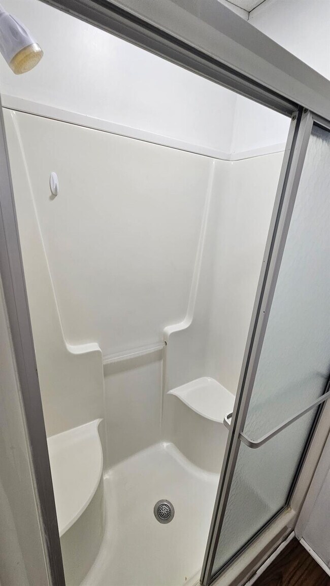 Building Photo - 5859 SW 29th Ave