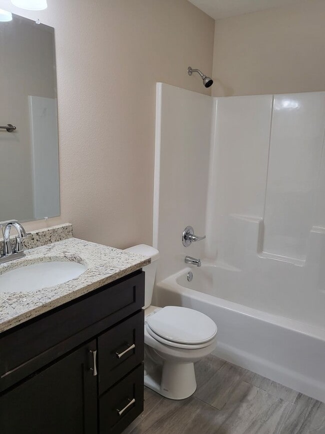 Building Photo - 3 bedroom, 2 bath house in Webb City!