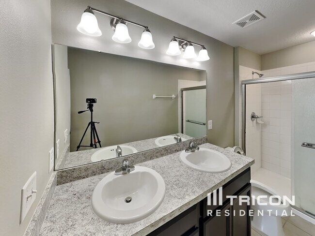 Building Photo - 14414 Haddon Mist Dr