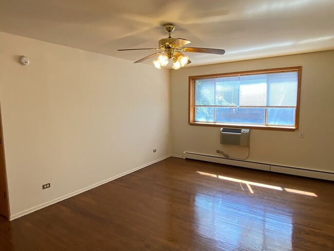 Interior Photo - 531 W. Deming