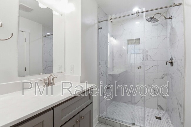 Building Photo - 322 E Millbrook Rd