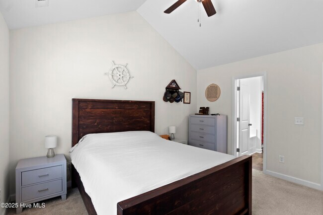 Building Photo - 410 Silverstone Pl