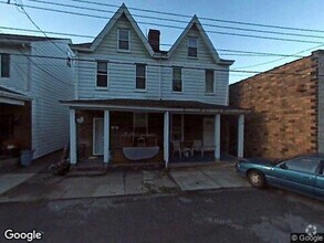 Building Photo - Charming two Bedroom in Sharpsburg!