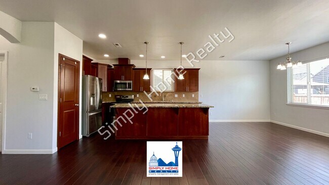 Building Photo - Welcome to this Spacious 4 bedroom, 3.5 bath Home in the Heart of Yelm!