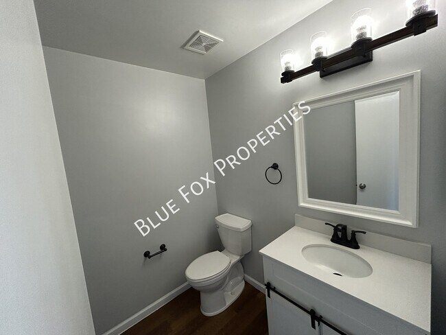 Building Photo - 10066 N Blue Crossing Way