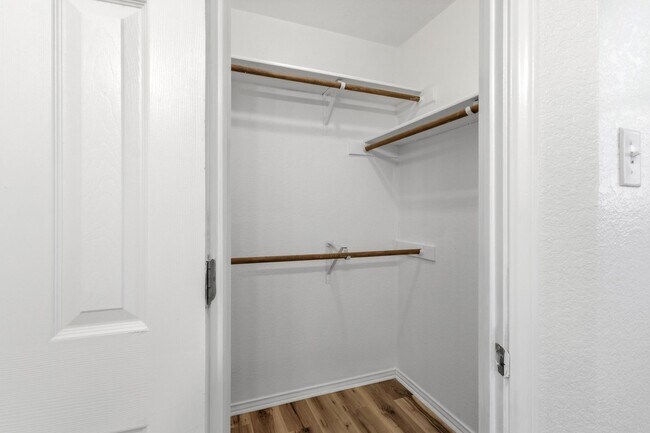 Building Photo - Move-In Ready 4/2 with No Carpet, Washer & Dryer Included – Prime Killeen Location Near Fort Hood!