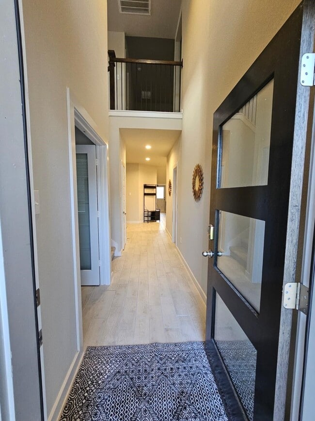 Building Photo - 5639 Silverleaf Oak Ln