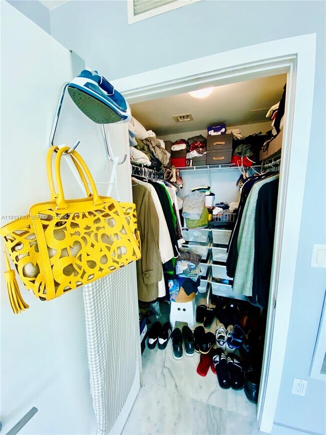 Building Photo - 500 Brickell Ave