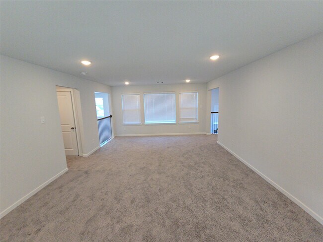 Building Photo - 9227 Dearborn Knoll Dr