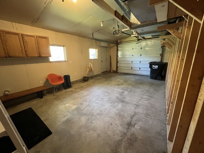 Building Photo - 1710 E Porcupine Rd