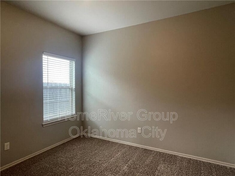 Building Photo - 2200 Mill Creek Way