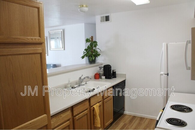 Building Photo - 10784 W 63rd Pl