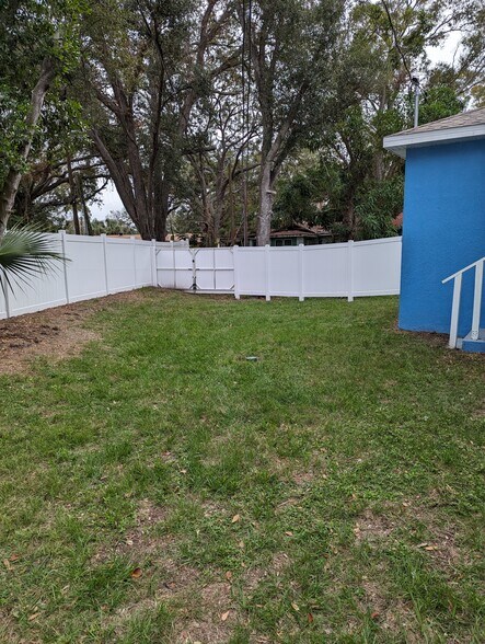 Building Photo - 2010 Seminole Blvd S