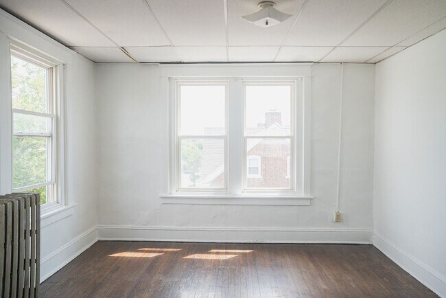 Building Photo - 702 St John St