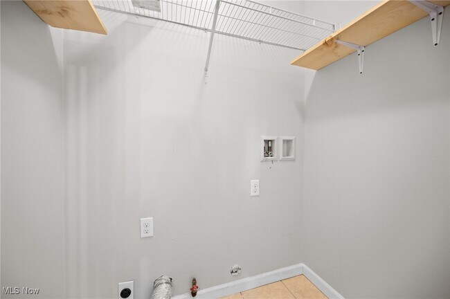 Building Photo - 3031 Logan Ln N