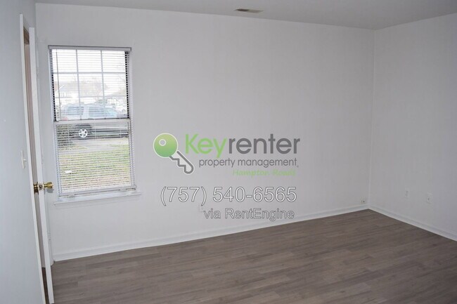 Building Photo - 579 Peregrine St