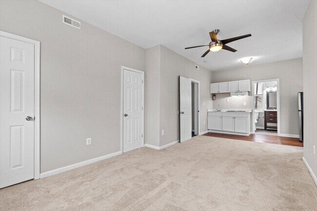 Building Photo - 6BR / 5BA Single-Family Home | 2,663 Sq Ft | Private Driveway | Deck | $4,200/mo Spacious 6-bedro...