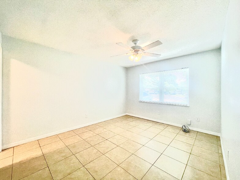 Building Photo - 1813 Grimke Ave