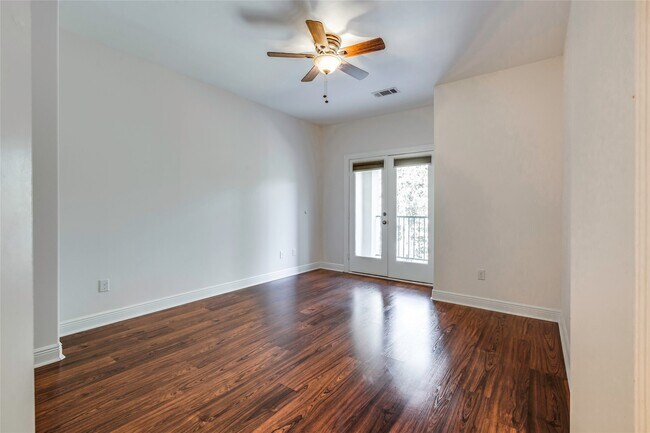 Building Photo - 12870 Kingsbridge Ln