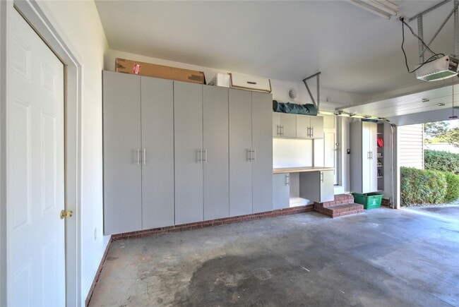Building Photo - 3 Bed, 2 Bath Home Near Downtown Greenvill...
