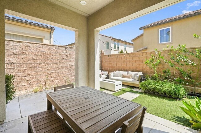 Building Photo - 20810 Acorn Cir