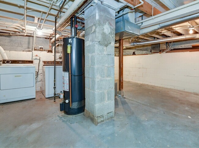 Building Photo - 310 Johnson St