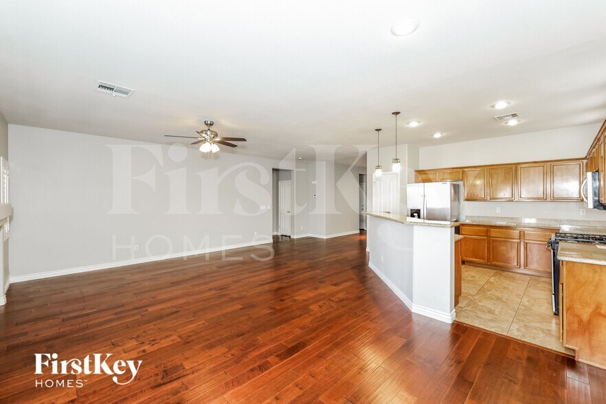 Building Photo - 10564 Bardilino St