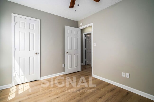 Building Photo - 140 Bonnieville Dr