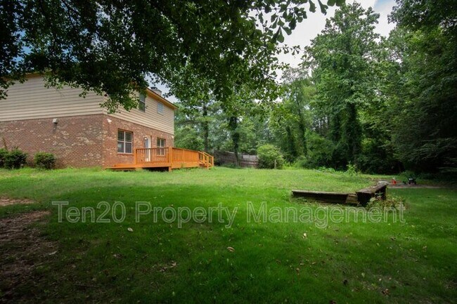 Building Photo - 7177 Helen Dr