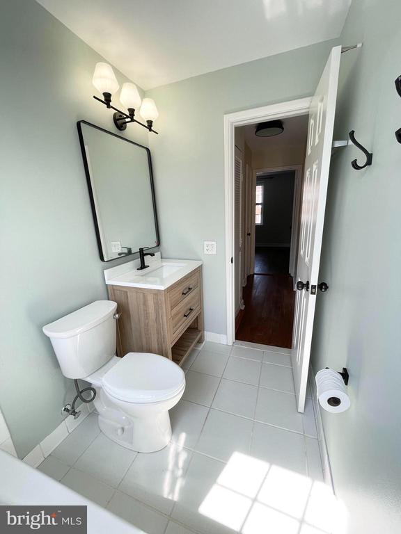 Building Photo - 3052 S Buchanan St