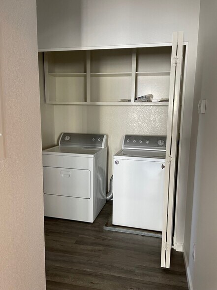 Washer & Dryer - 419 8th St