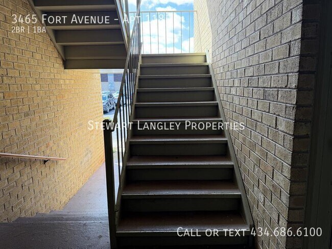 Building Photo - 3465 Fort Ave