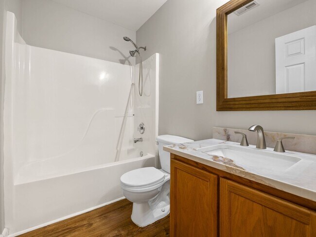 Building Photo - 129 Bathurst Ln
