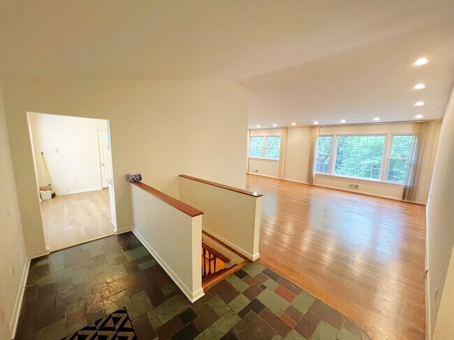 Building Photo - 8410 Buckhannon Dr