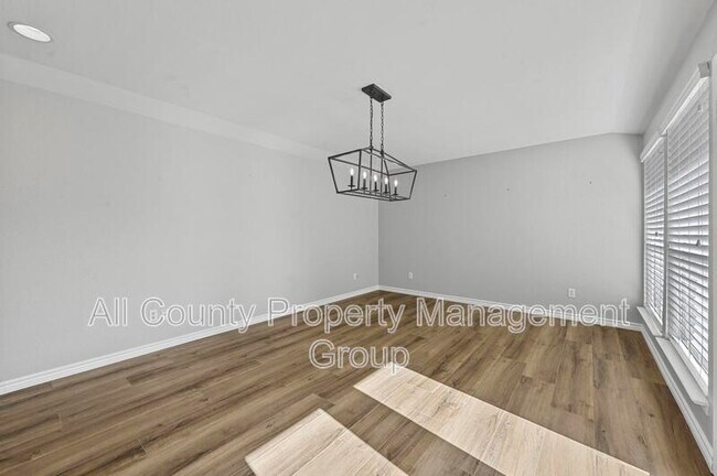 Building Photo - 3108 Shady Brook Dr