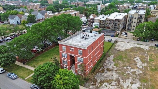 Building Photo - 6220 S Kenwood Ave