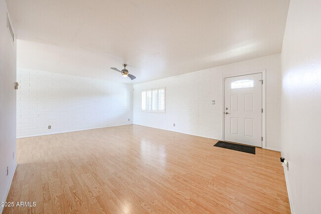 Building Photo - 6544 N 12th St