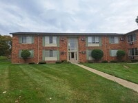 Building Photo - Move In Special!!!  Charming Rochester Condo.  Must see!!